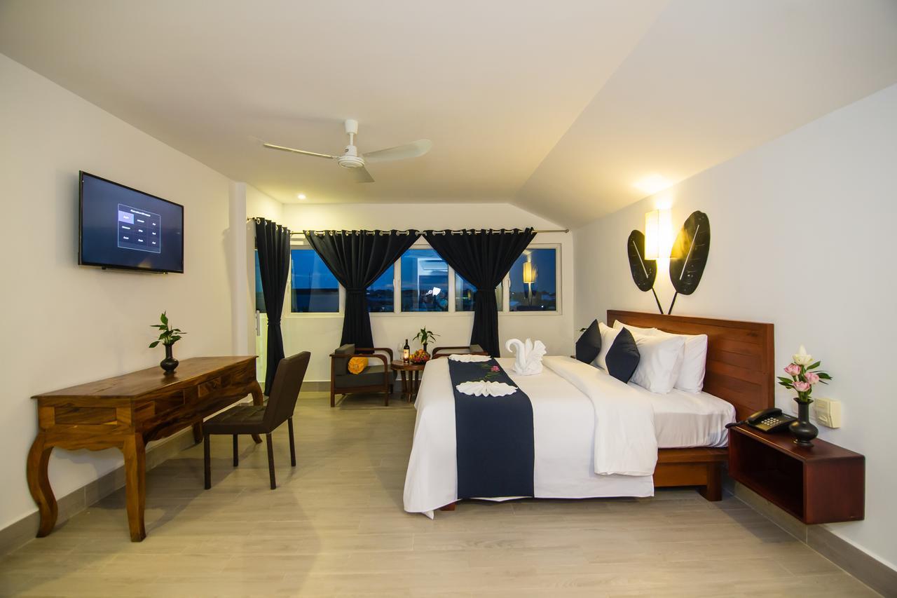 V Hotel And Apartment Siem Reap Exterior photo