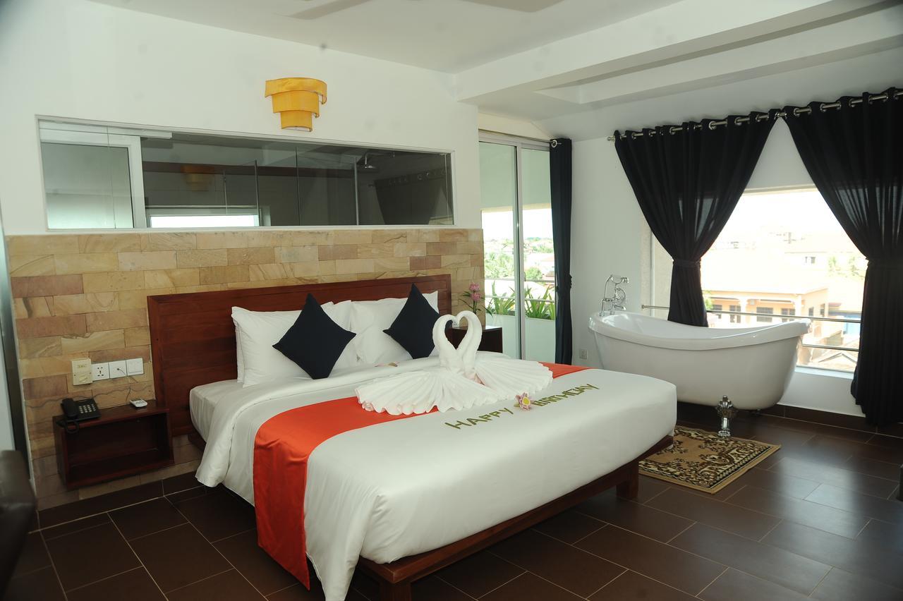 V Hotel And Apartment Siem Reap Exterior photo