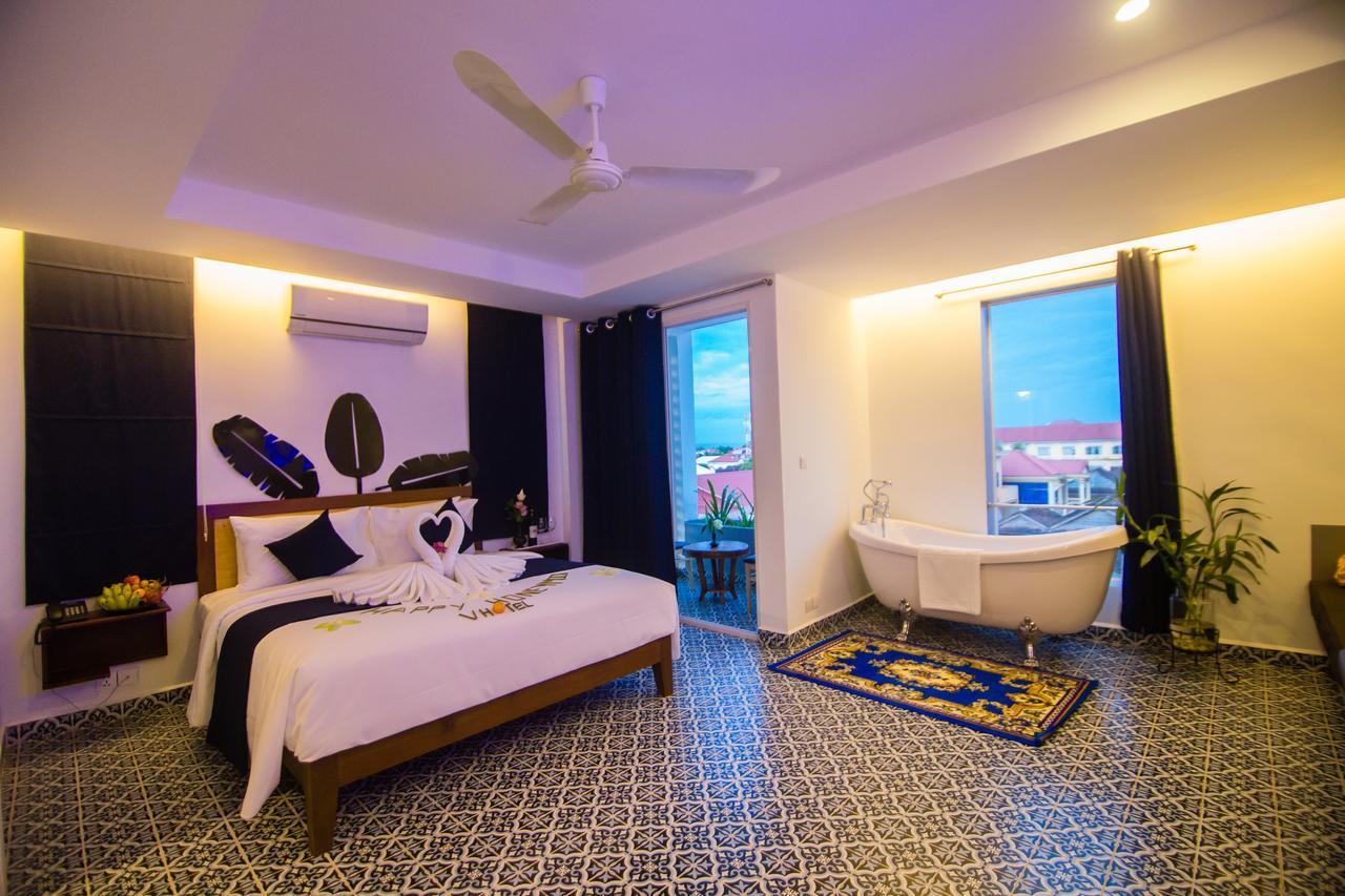 V Hotel And Apartment Siem Reap Exterior photo