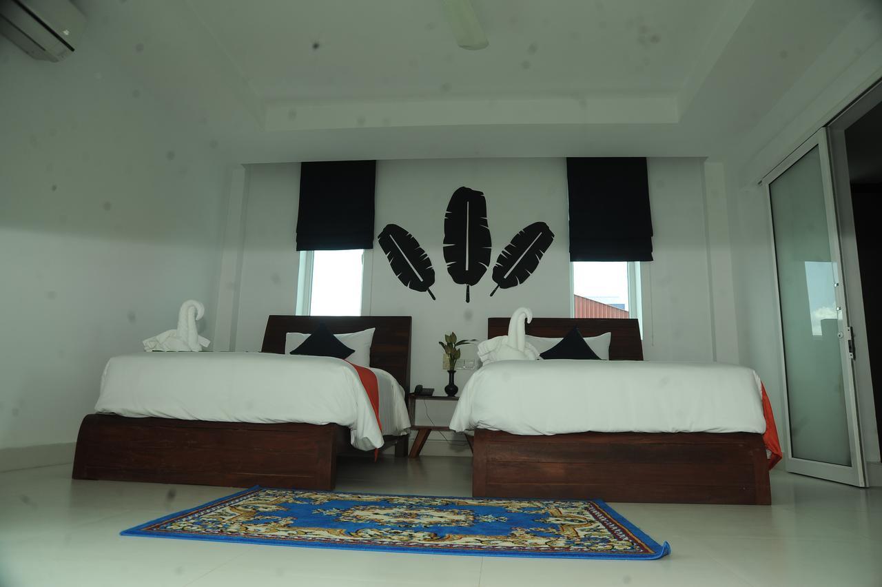 V Hotel And Apartment Siem Reap Exterior photo