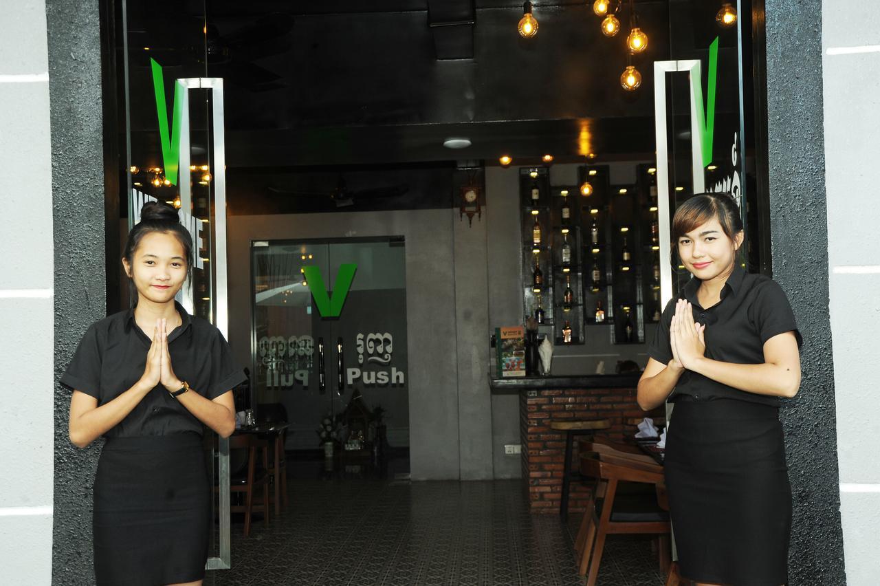 V Hotel And Apartment Siem Reap Exterior photo