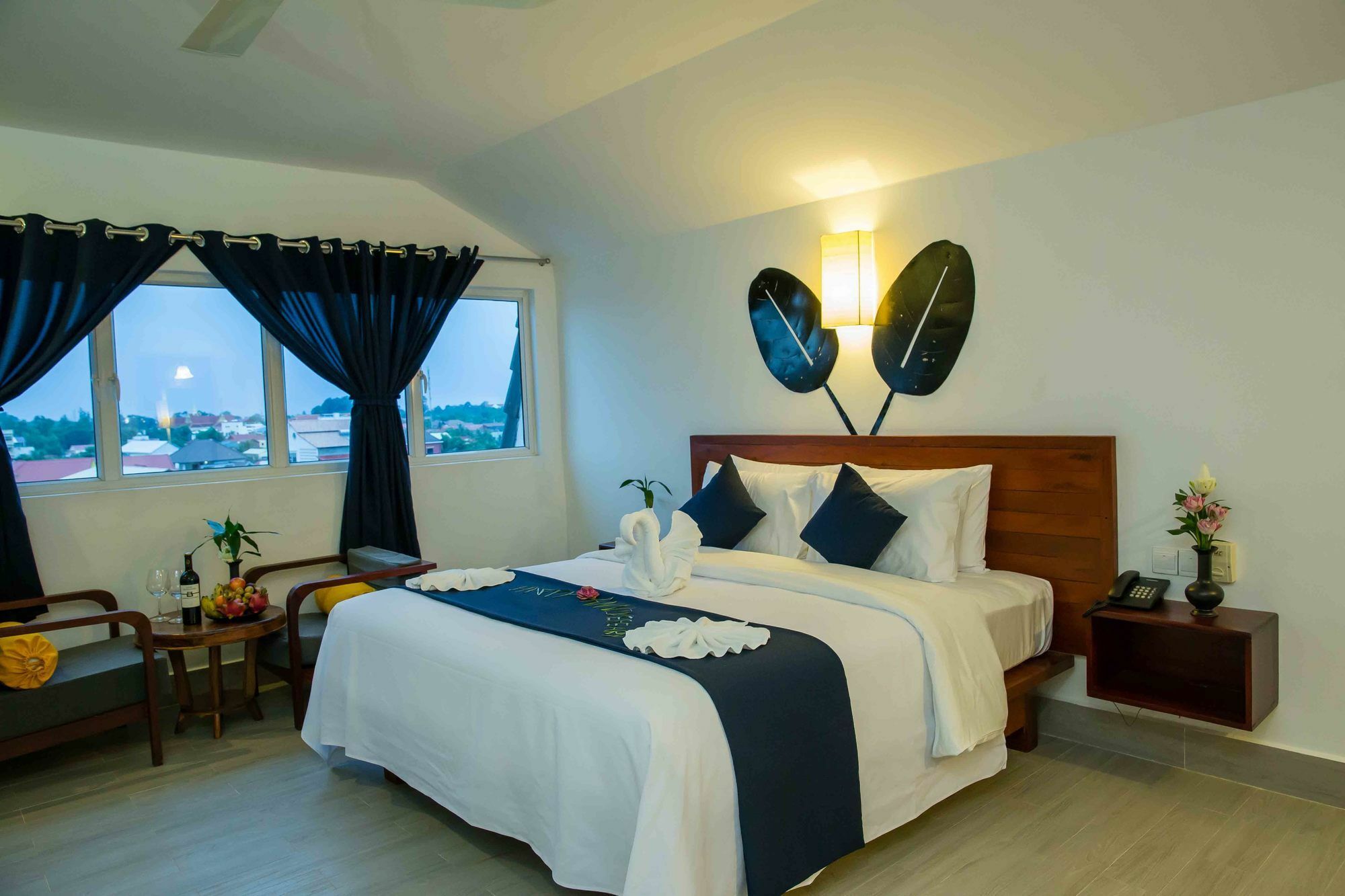 V Hotel And Apartment Siem Reap Exterior photo